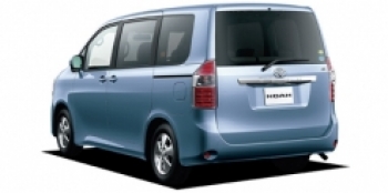TOYOTA　ノア　ツインモニターDVD付