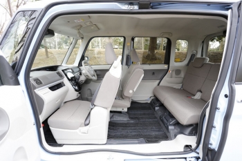 DAIHATSU タント ISOFIX対応車