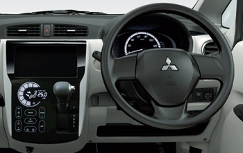 MITSUBISHI　EKワゴン　アイドリングストップ車