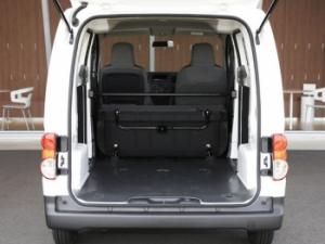 NISSAN　NV200　バネットバン　