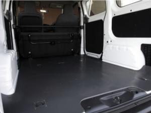 NISSAN NV200 バネットバン