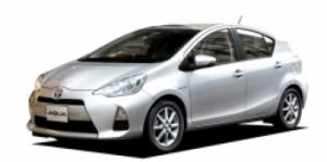 TOYOTA　アクア